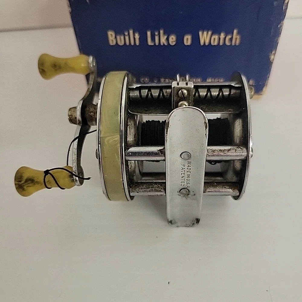 Vintage Shakespeare 1959‎ Intrinsic Model HE Bait Casting Reel